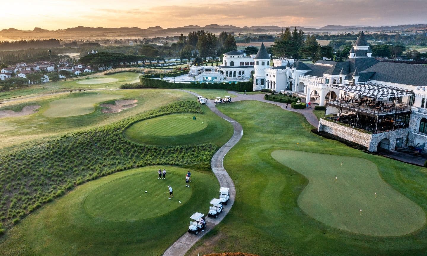 สนามกอล์ฟ