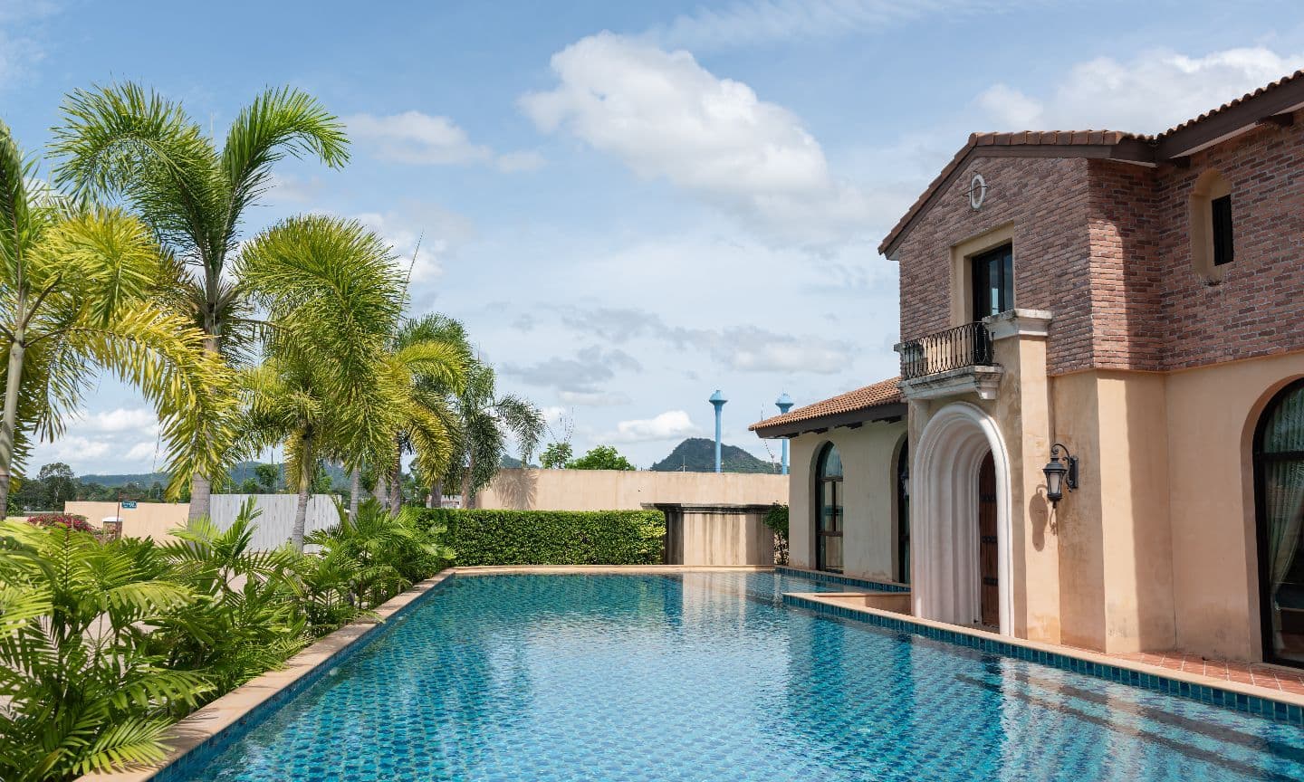 สระว่ายน้ำ